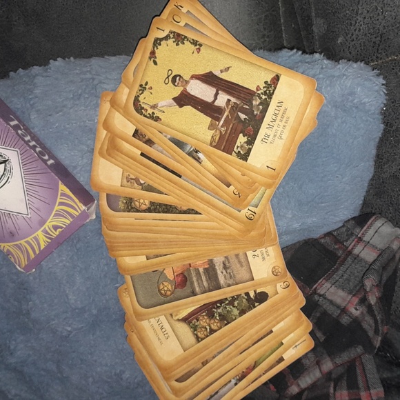 Tarot cards - Picture 3 of 5